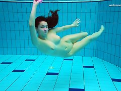 Bootylicious Sex Goddess Liza Bubarek Swims Around The Local Pool Porn Videos